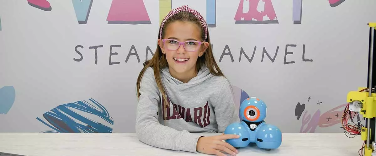 Valeria Corrales anima a otros niños a adentrarse en el mundo de la programación y la robótica a través de su canal de Youtube.