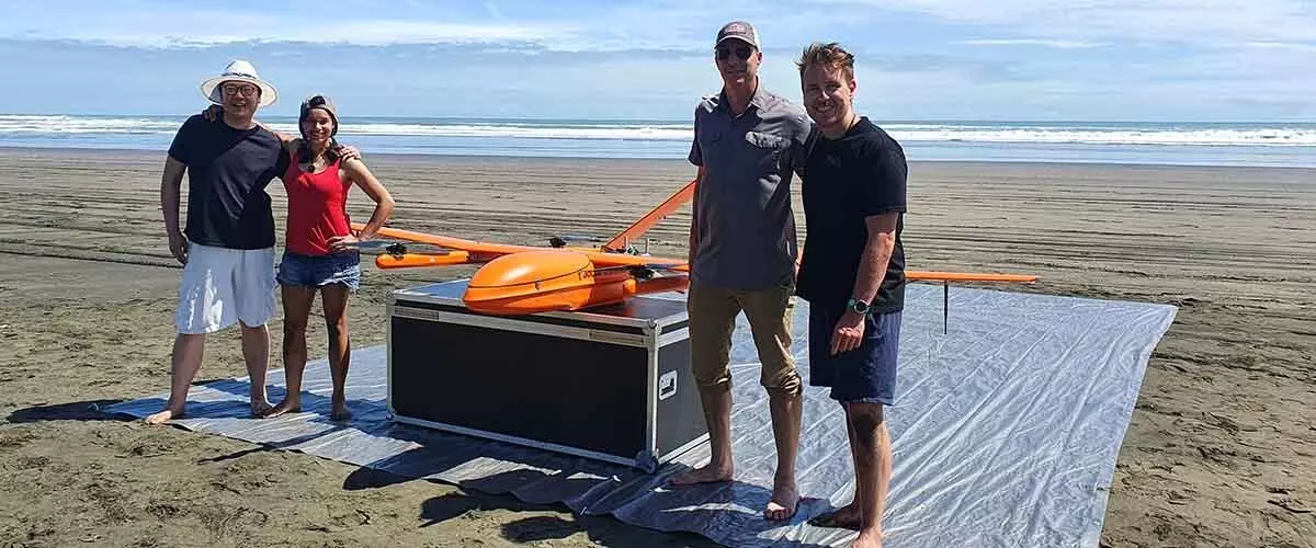 El proyecto neozelandés M?ui63 busca mejorar la conservación de los delfines Maui gracias a drones dotados con inteligencia artificial.