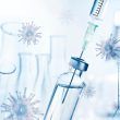 Virus, jeringa y microscopio, así como muchos otros utensilios de laboratorio.