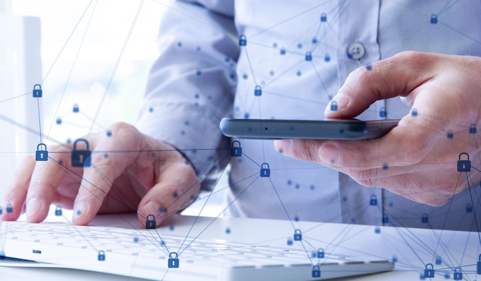 mano, sicurezza informatica, protezione dati,