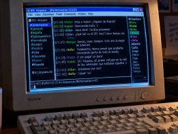Nostalgia IRC en un CRT nocturno