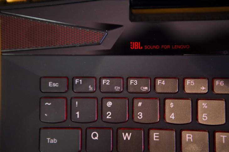 Review Lenovo Y50