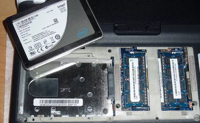 convergencia Elegibilidad Ficticio Cómo instalar correctamente un disco SSD y alargar la vida de tu ordenador  varios años