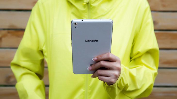lenovo-smartphone-tablet-phab-lifestyle-white-back-view-2