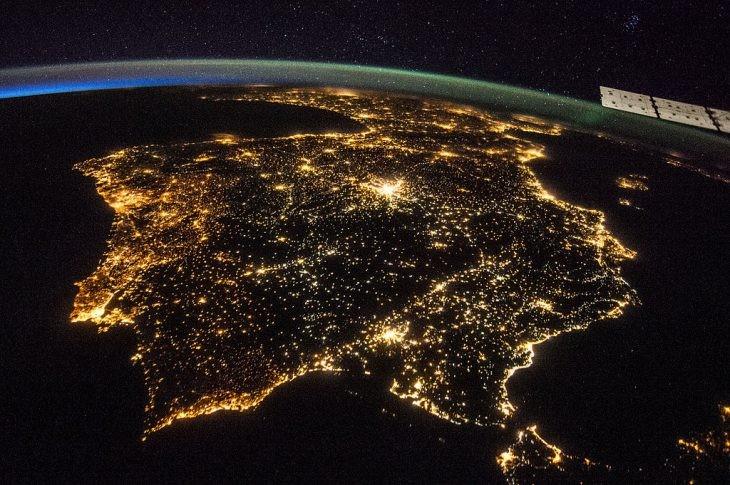 vista de la peninsula iberia desde el espacio