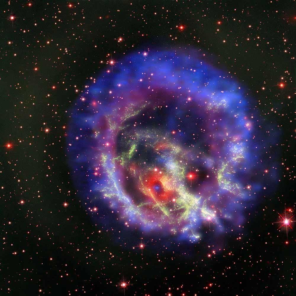estrella de neutrones formándose en una supernova